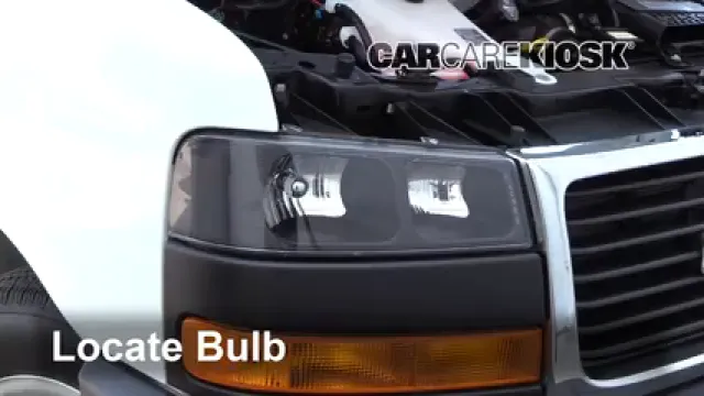 2017 GMC Savana 2500 4.8L V8 FlexFuel Extended Cargo Van Éclairage Feu de jour (remplacer l'ampoule)